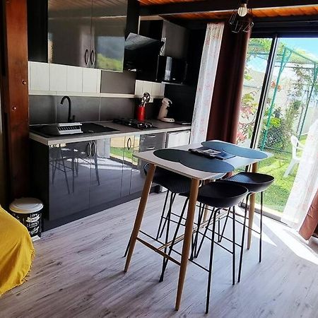 Bungalow Des Pensees Piscine Chauffee 28° Сен-Дени Экстерьер фото