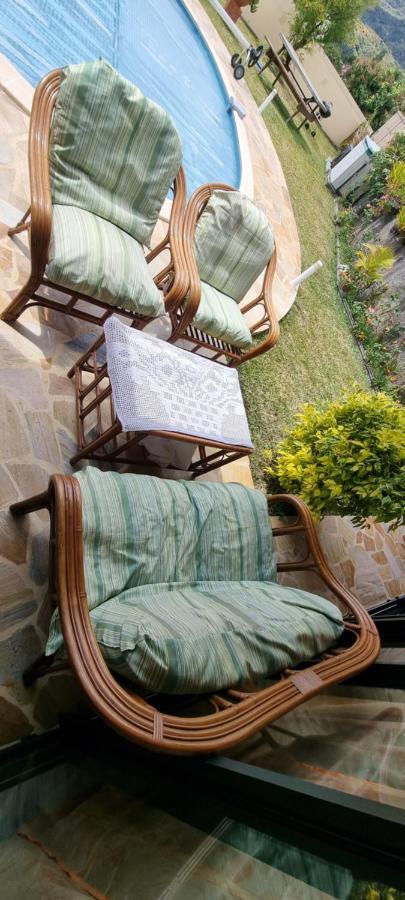 Bungalow Des Pensees Piscine Chauffee 28° Сен-Дени Экстерьер фото